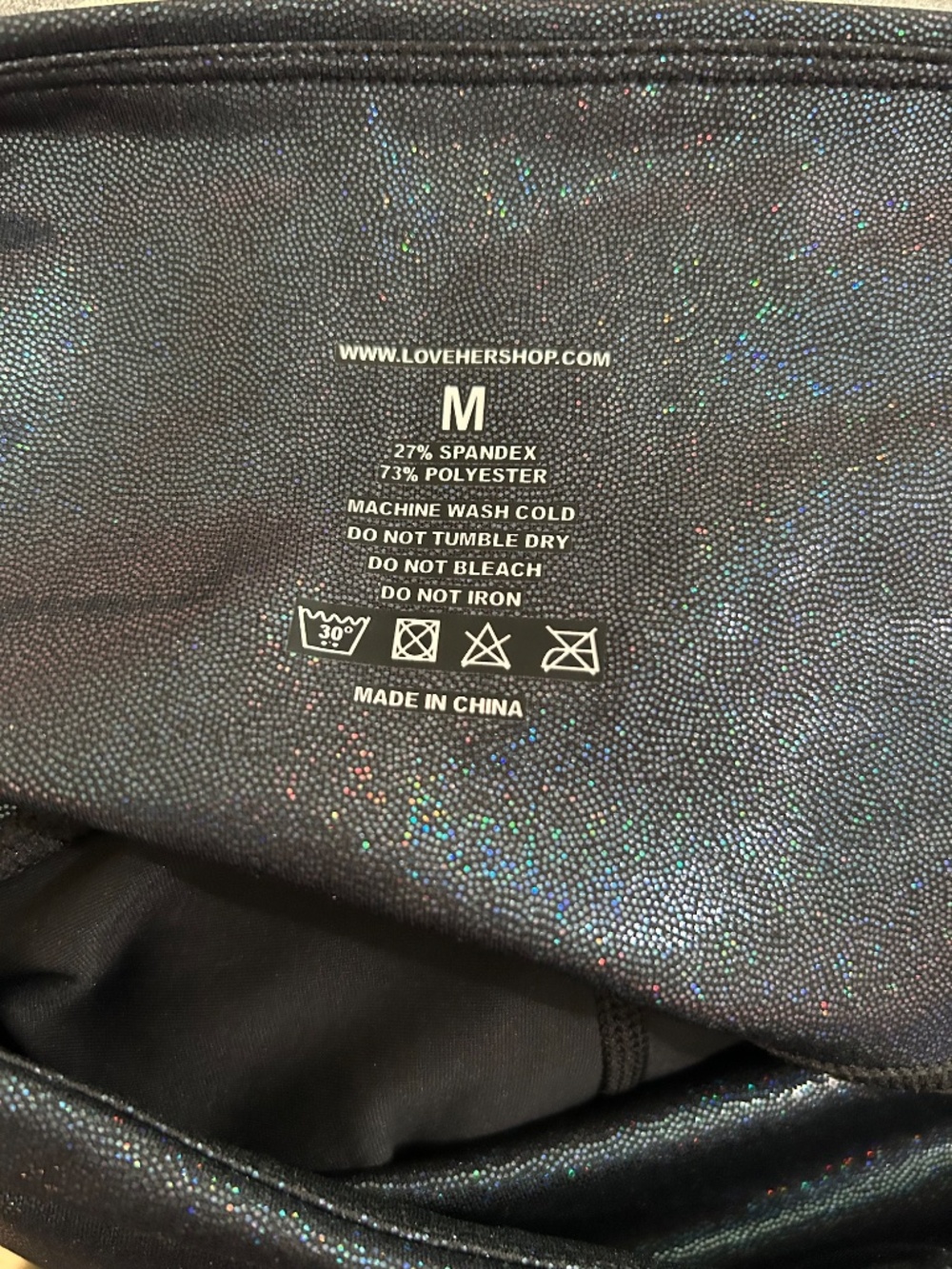 NWT Love Her Slimming Black Pearl Metallic Iridescent Capris M - Picture 3 of 3